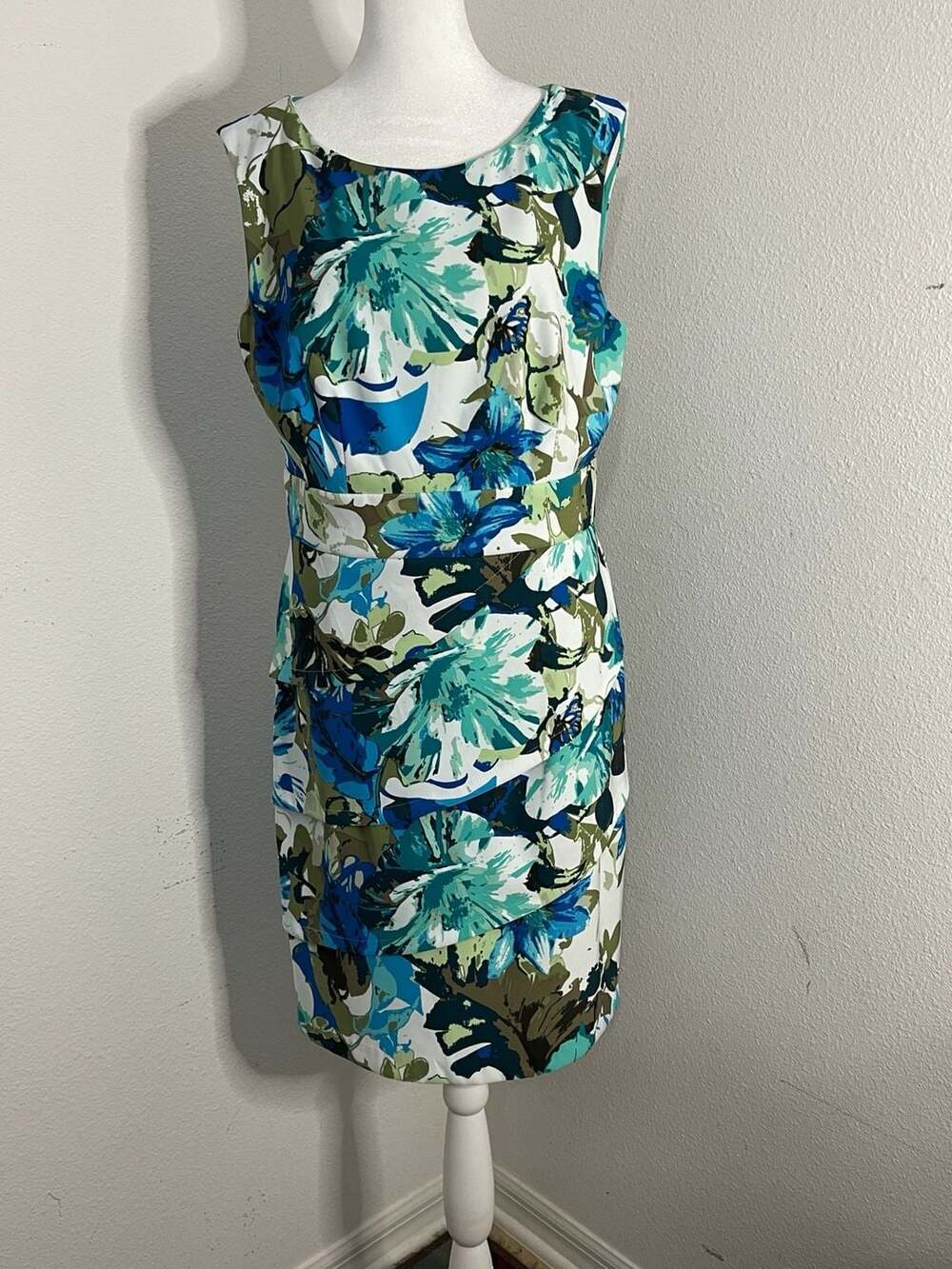 Connected Apparel Sleeveless Floral Print Tiered Sheath Dress